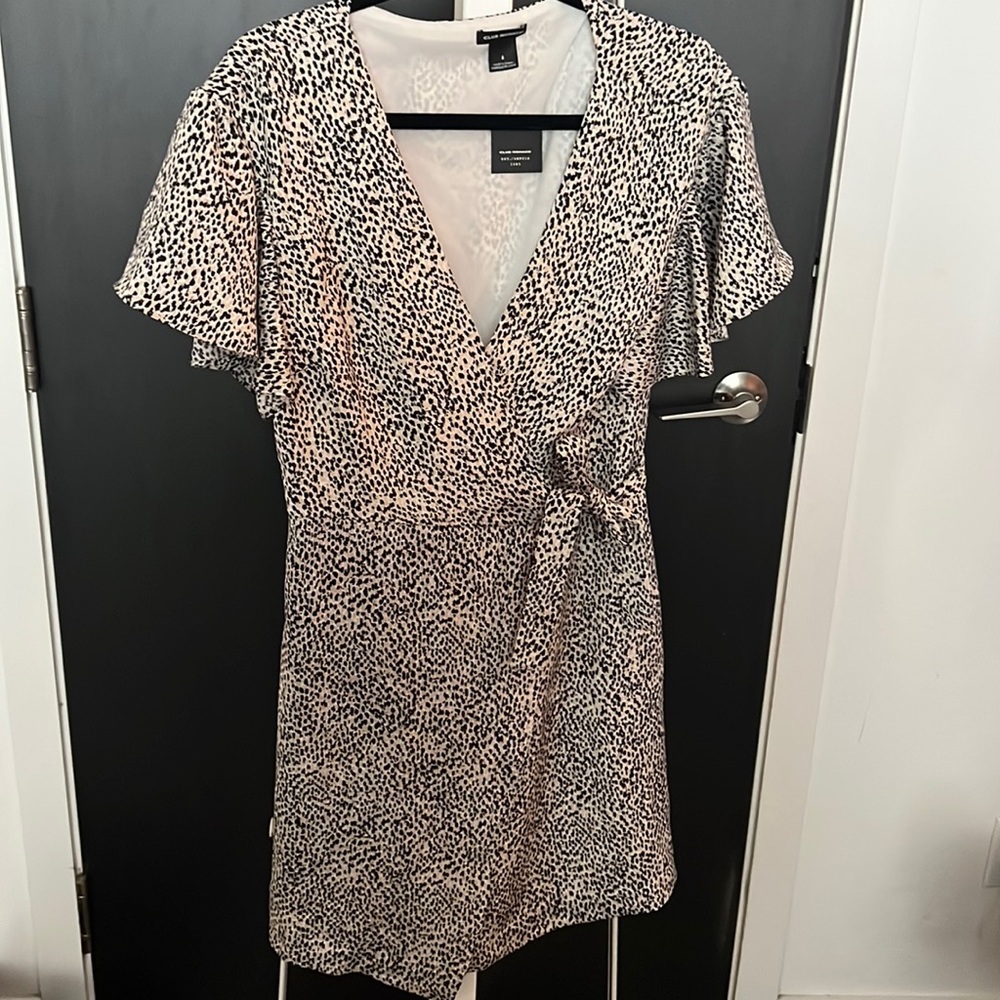 NWT club Monaco animal print black and neutral mini wrap dress - size 6